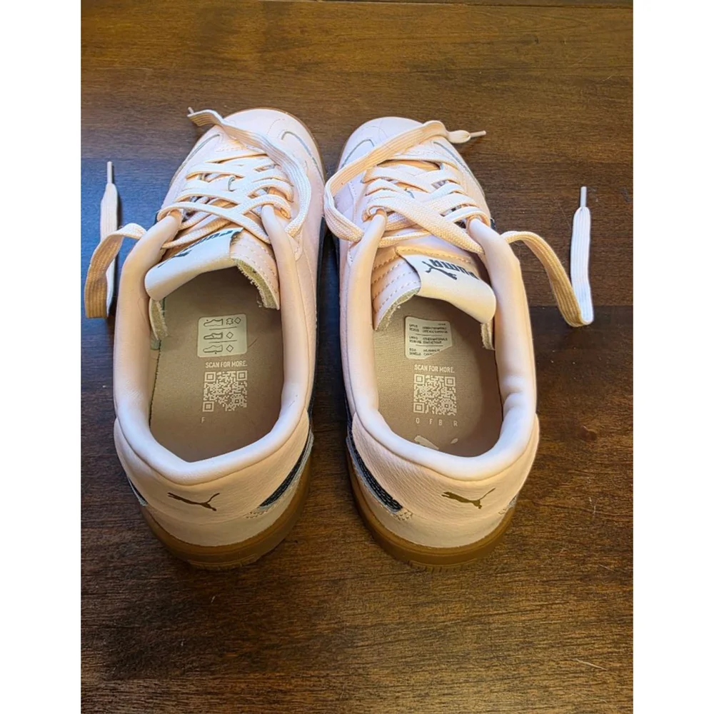 Women's Puma Club 5V5 Sneakers Size 7.5 Island Pink with Blue Stripes worn twice